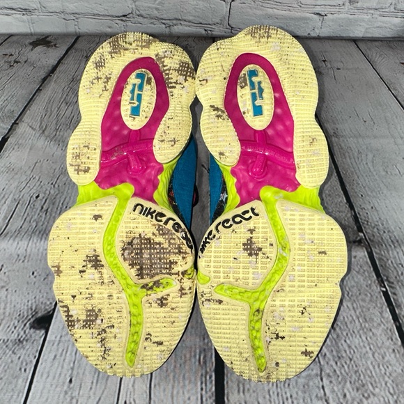 Nike Lebron XIX low size 10 in used condition comes as pictured. - Picture 7 of 9